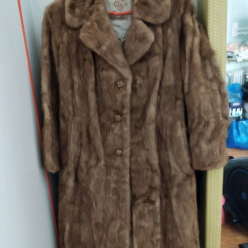 Natural fur coat like new, brown, length 1.10m, for height 1.60m