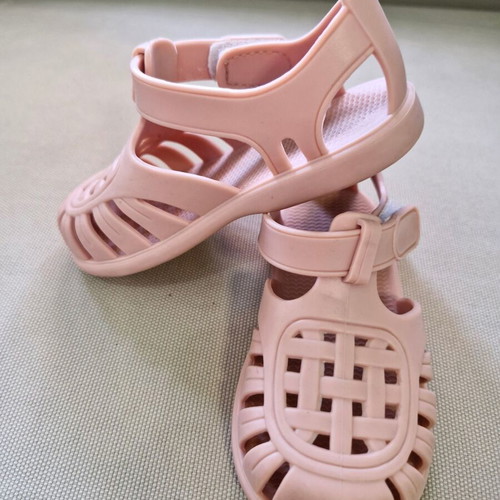 Waikiki girls' summer sandals size 22 used