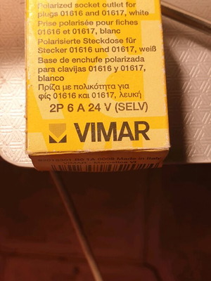 Vimar 2P 6A 24V SELV polarized socket outlet white set of 2