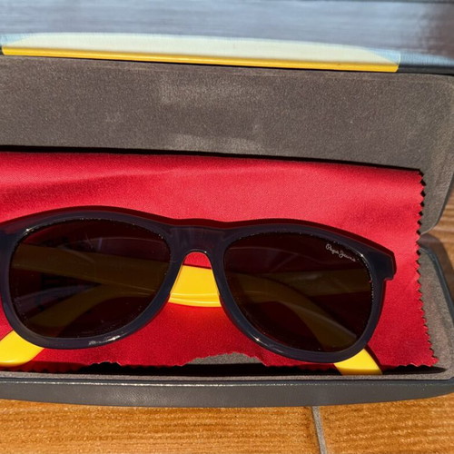 Pepe Jeans children's sunglasses used with case and cleaning cloth