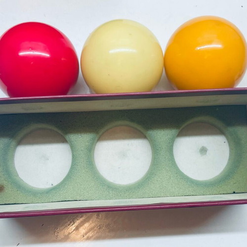 Super Aramith Tournament billiard balls