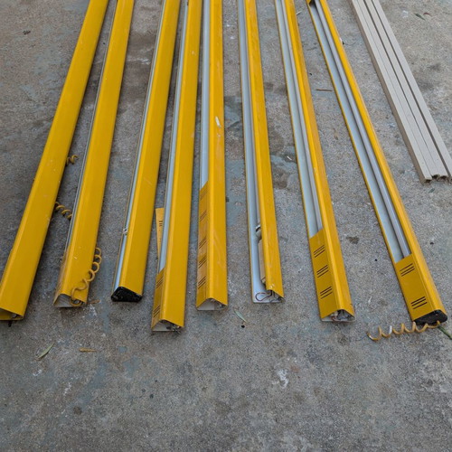 Ceiling lights for fluorescent lamps, with transformers and starters, set