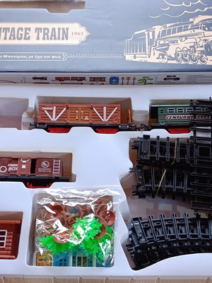 Train set missing engine, like new
