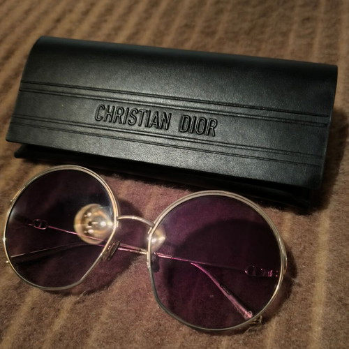 Christian Dior Everdior R1U B0D161 10T 61 sunglasses like new, gold