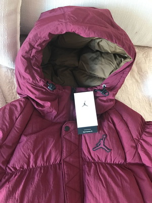 Jordan puffer jacket new, red, size S