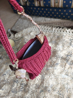 Handmade shoulder bag burgundy new with hanging bow and gold clasp