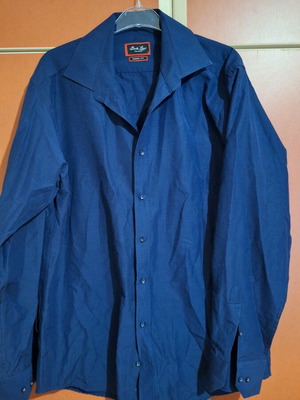 Blue Rwanda dress shirt like new, size L