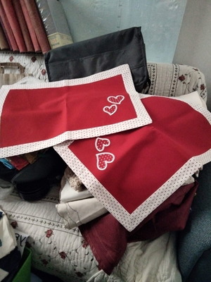 Cotton Placemats with Hearts, Set of 2, Like New