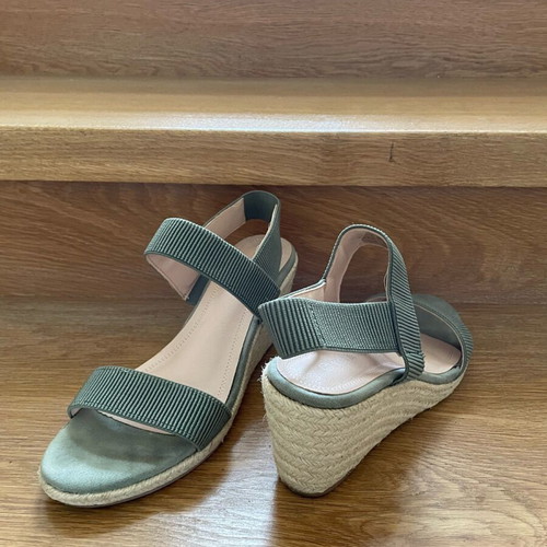 V&N olive platform sandals like new, size 39, 8cm heel