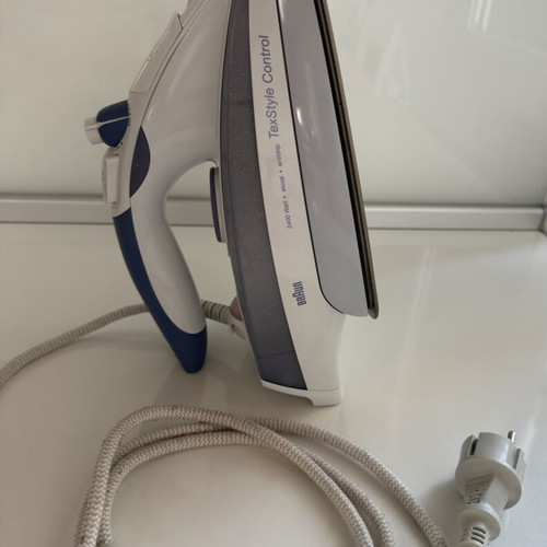 Braun TexStyle Control steam iron 2400 W used without original box
