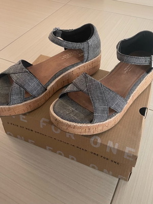 Γυναικεία παπούτσια  Toms