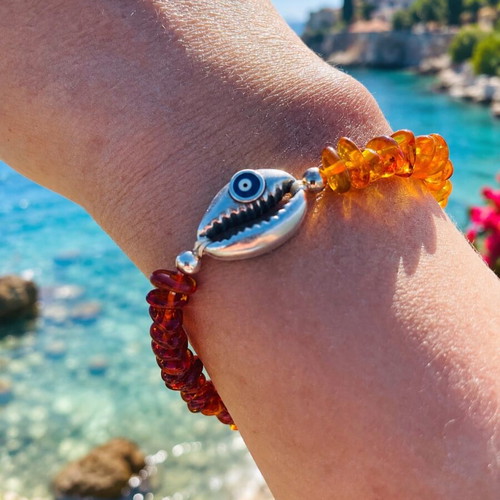 Handmade Baltic Amber Bracelet with Silver Shell Charm new