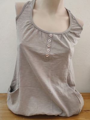 Noobass sleeveless top medium beige with racerback and pockets like new