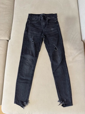 Stradivarius jeans size 34 like new, blue