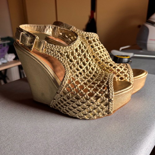 Schutz platform sandals like new, gold, size 37