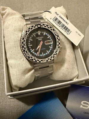 Seiko 5 Sports SRPK67K1 Μαύρη και λευκή καρό σημαία Ειδική έκδοση Καινούργιο
