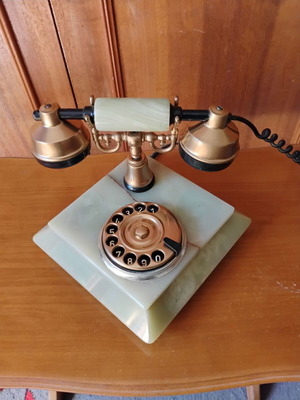 Τηλέφωνο από όνυχα σαν καινούργιο