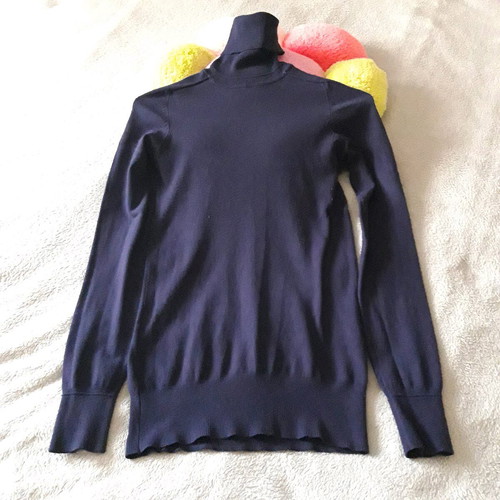 Women's blue turtleneck shirt like new, size Small