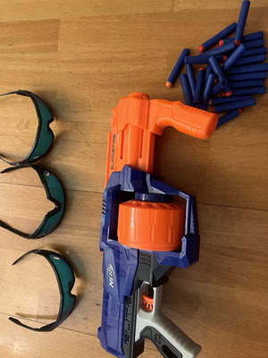 Nerf Elite SurgeFire like new with protective glasses