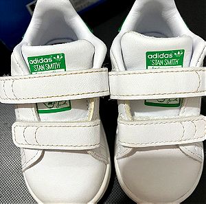 Βρεφικά παπούτσια δυο ζευγάρια  adidas Stan smith νούμερο 20 κ Benetton