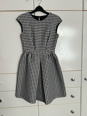 Used Women's Dresses for sale | Vendora Classifieds