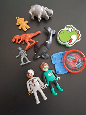 Figure collection like new, pack of 9 pieces