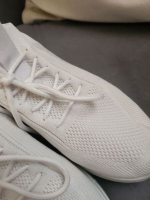 White elastic sneakers size 38 like new