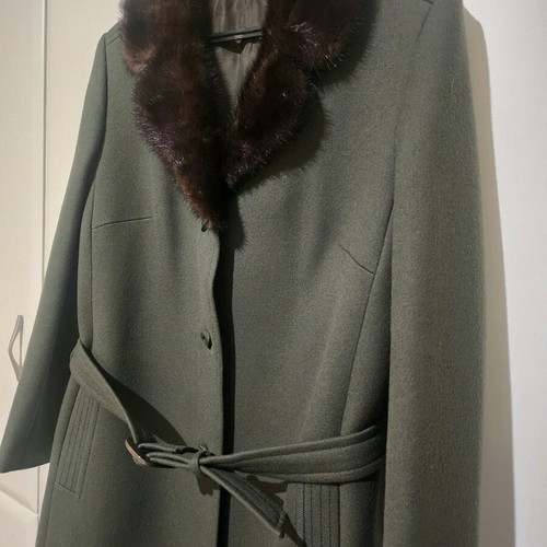 Vintage women's long full wool coat with fur collar like new, green khaki, size M/L