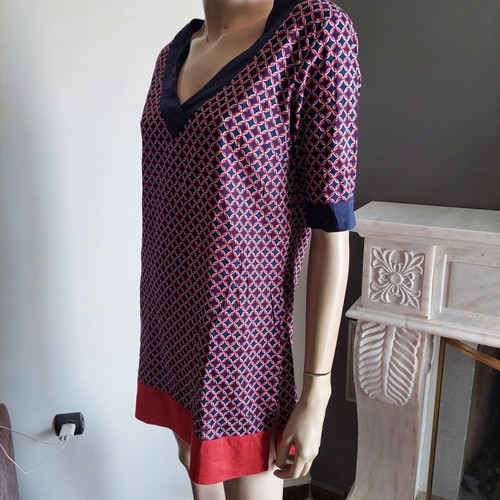 Tommy Hilfiger tunic XS used, blue red white geometric design