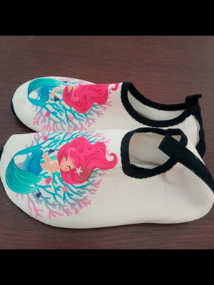 Beach shoes like new, size 33