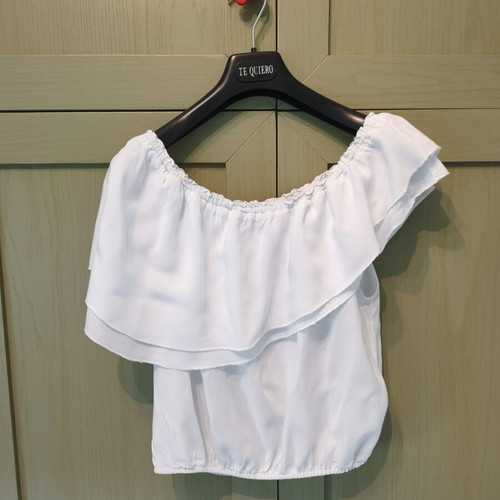BSB Off-Shoulder Top with Smile Neckline like new, size S, white