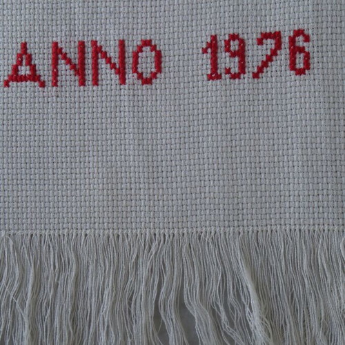 Embroidery with traditional costumes and Dutch scenes like new