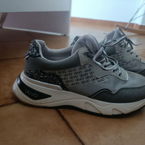 Liu Jo women's sneakers used, black and silver with glitter, size 39