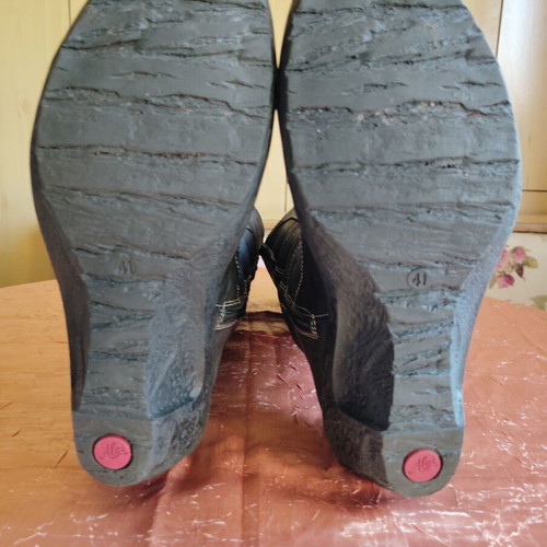Women's black AICE leather boots like new, size 41