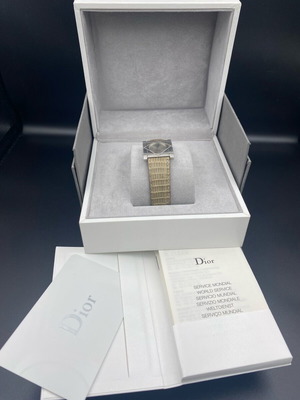 Дамски часовник CHRISTIAN DIOR Ladies Swiss quartz с кожена каишка