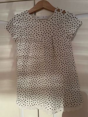 Zara polka dot dress with lace trim like new, size 104 cm