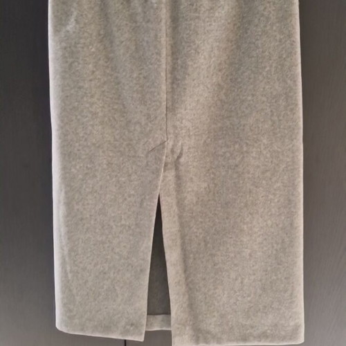 Zara skirt gray like new with elastic waistband