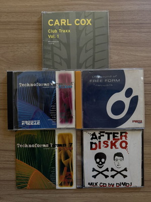 Techno Electronic Underground CD collection like new, 90s 00s rave