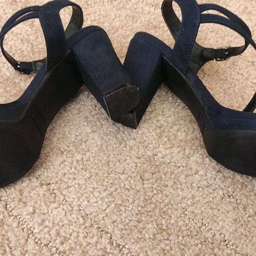 Offer €8! Blue sandal with platform
