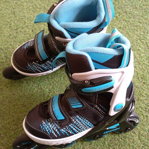 Tempish adjustable kids rollers size 33-36 used with helmet