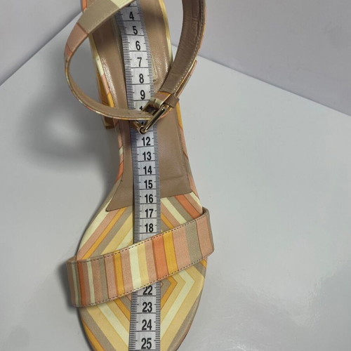 Valentino Garavani leather sandals like new, size 40, colorful