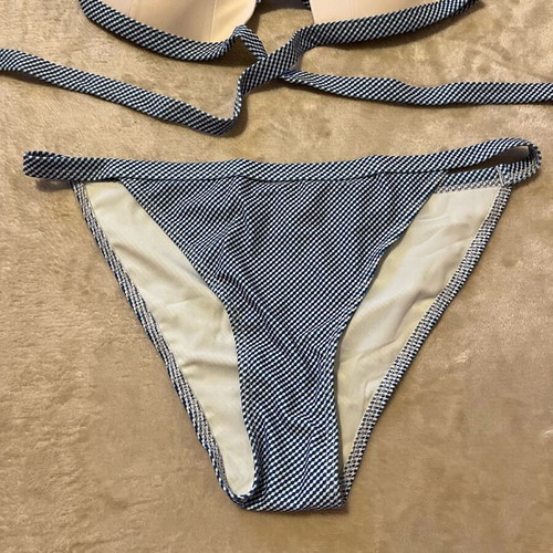 Bikini swimsuit like new, size L, with metal clasp