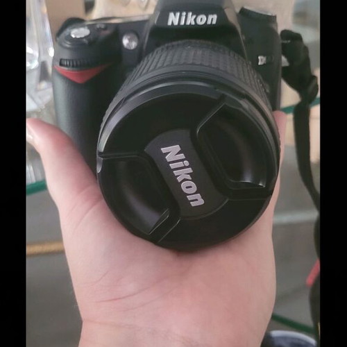 Nikon D90 with 18-105mm lens like new