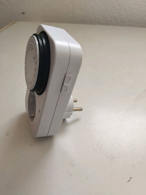 Socket with timer new