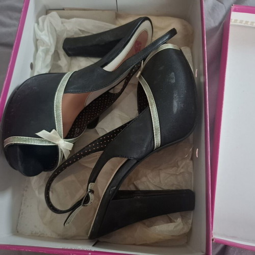 Fornarina sandals platform heels size 39 used, black with green details