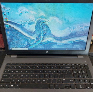 Πωλείται φορητός HP 250 G6 με Windows 10 Pro