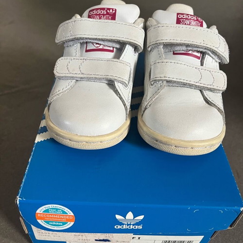 Stan Smith kids sneakers size 20 like new