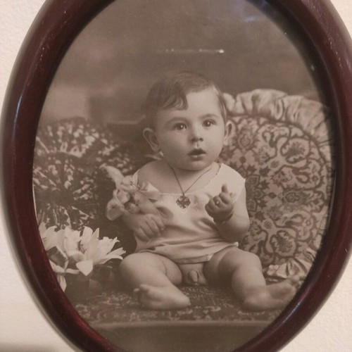 Oval old photo frame used, 27x21 cm