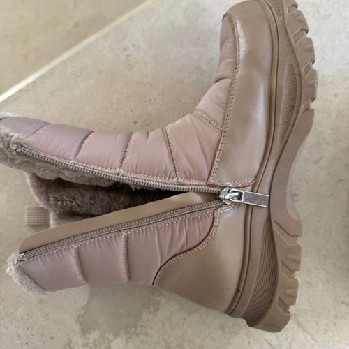 Xti beige boots with fur size 33 used