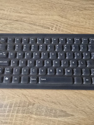 Flexible Silicone USB Keyboard like new, waterproof and foldable